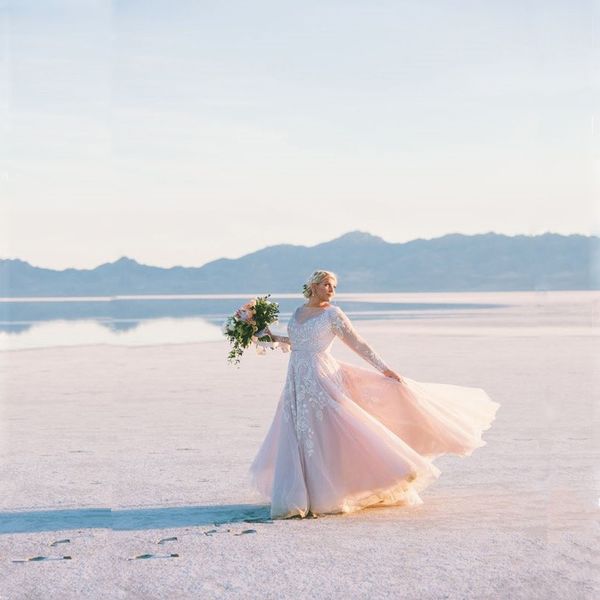 scoop tulle neckline long sleeves a-line wedding dress with beading lace applique pearls belt sweep train bridal dress, White
scoop tulle neckline long sleeves a-line wedding dress with beading lace applique pearls belt sweep train bridal dress, White