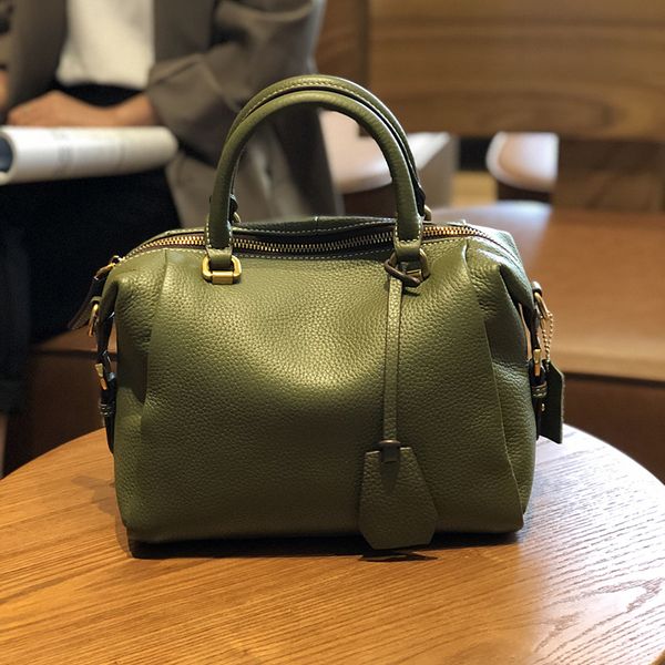2020 spring new leather women's bag tide european and american fashion leather bag boston one shouldered women's bag
2020 spring new leather women's bag tide european and american fashion leather bag boston one shouldered women's bag