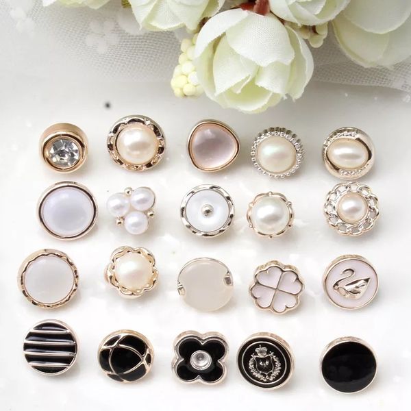 24 kinds of buttons sewing notions love/round shape shirt knit garment button new fashion 8mm-12.5mm diameter accessories, Black
24 kinds of buttons sewing notions love/round shape shirt knit garment button new fashion 8mm-12.5mm diameter accessories, Black