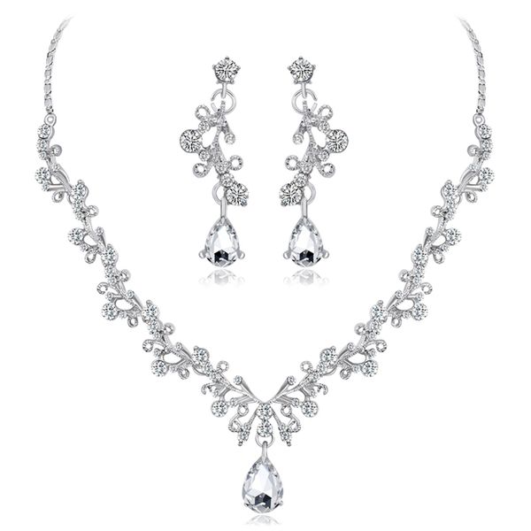 high-end shiny crystal zircon necklace set bride necklace two-piece, Silver
high-end shiny crystal zircon necklace set bride necklace two-piece, Silver