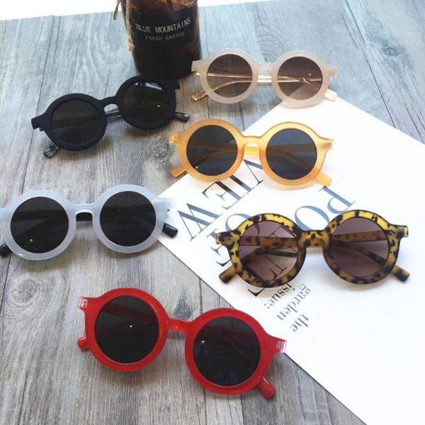 1pc new tide boys retro round street shooting kids outdoor sunglasses sun protection with mirror girls new vintage sun glasses umhau, Blue
1pc new tide boys retro round street shooting kids outdoor sunglasses sun protection with mirror girls new vintage sun glasses umhau, Blue