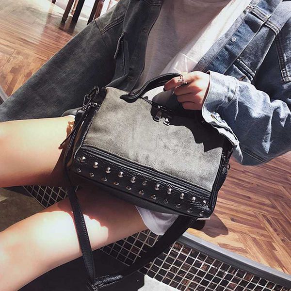 fashion women handle shoulder bags with rivets leather female large capacity tote bags
fashion women handle shoulder bags with rivets leather female large capacity tote bags