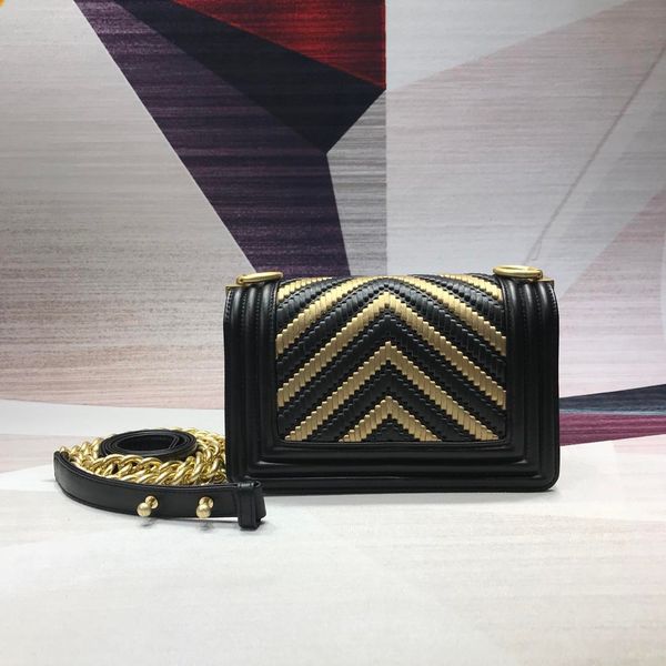new fashion designer women handbags classic chain cross body handbags small shoulder bags gold genuine leather bag tote purse
new fashion designer women handbags classic chain cross body handbags small shoulder bags gold genuine leather bag tote purse