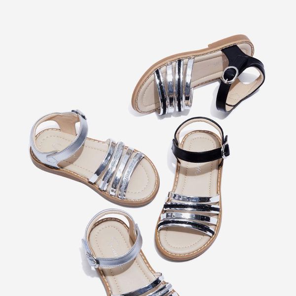 girl children contrast color skidproof lattice flat heel beach sandals shoes summer casual sneakers soft sandal 28-35, Black;red
girl children contrast color skidproof lattice flat heel beach sandals shoes summer casual sneakers soft sandal 28-35, Black;red