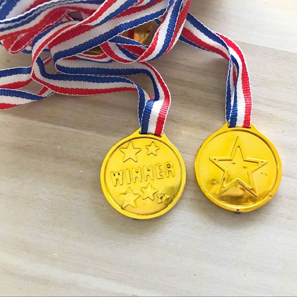 1pcs champion golden cups toys for children trophy sports winner educational props kids favor reward prizes toys for children
1pcs champion golden cups toys for children trophy sports winner educational props kids favor reward prizes toys for children