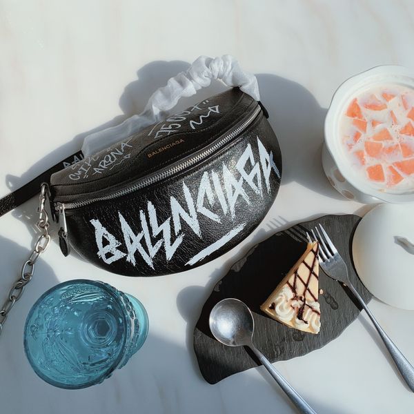 Bolsa de Ombro brand_designer_bag 
Bolsa de Ombro brand_designer_bag