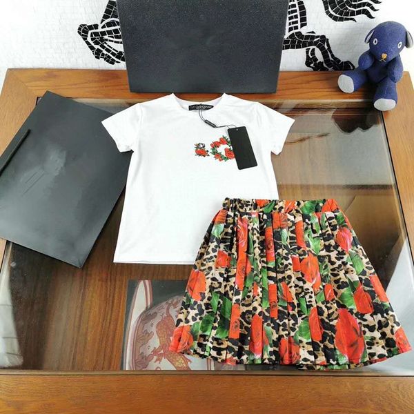 high-end children's clothing suit children's cute suit skirt girls beautiful flowers, new 2020lace skirt t200413, White
high-end children's clothing suit children's cute suit skirt girls beautiful flowers, new 2020lace skirt t200413, White