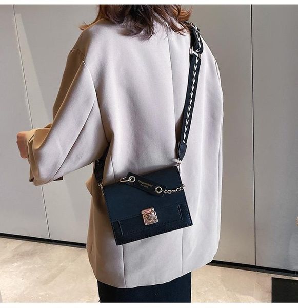 women's single shoulder bag slant span bag frosted contrast 2020 new insert lock korean small square
women's single shoulder bag slant span bag frosted contrast 2020 new insert lock korean small square