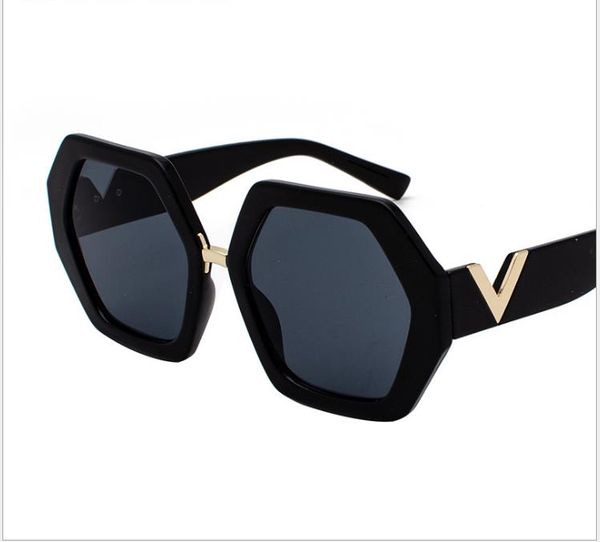 hexagon frame fashion trend sunglasses ladies glasses fashion sunglasses men driving big face round face sunglasses, White;black
hexagon frame fashion trend sunglasses ladies glasses fashion sunglasses men driving big face round face sunglasses, White;black