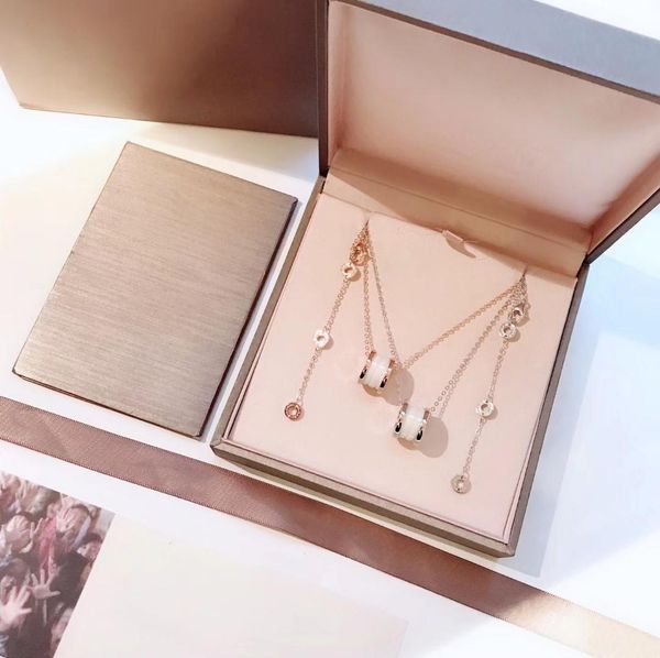 high-end custom imported s925 silver white ceramic designer jewelry fashion wild designer necklace
high-end custom imported s925 silver white ceramic designer jewelry fashion wild designer necklace
