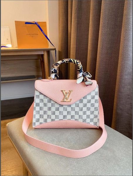 2020 fashion ladies high-quality casual designer quality leather two-color crossbody bag clutch bag handbag shoulder bag backpack wallet
2020 fashion ladies high-quality casual designer quality leather two-color crossbody bag clutch bag handbag shoulder bag backpack wallet
