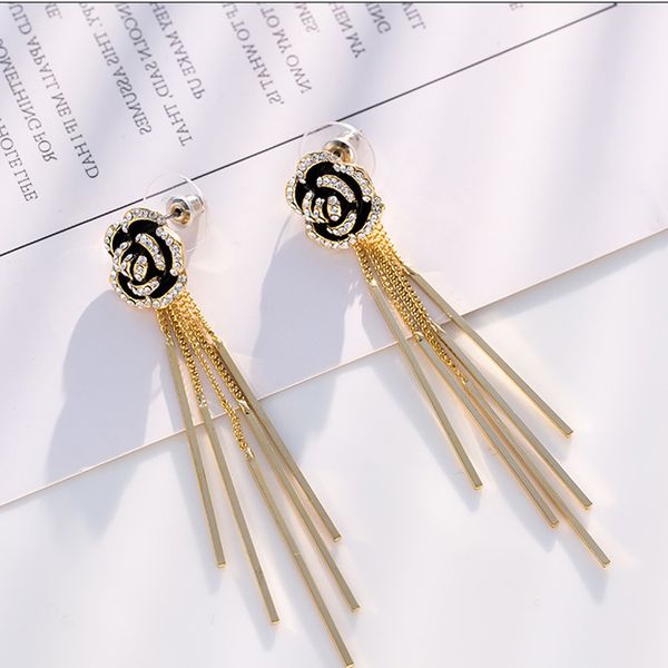 2020 long tassel camellias flower earrings exquisite water diamond drop oil metal flower exaggerated earring wholesale for women, Golden;silver
2020 long tassel camellias flower earrings exquisite water diamond drop oil metal flower exaggerated earring wholesale for women, Golden;silver
