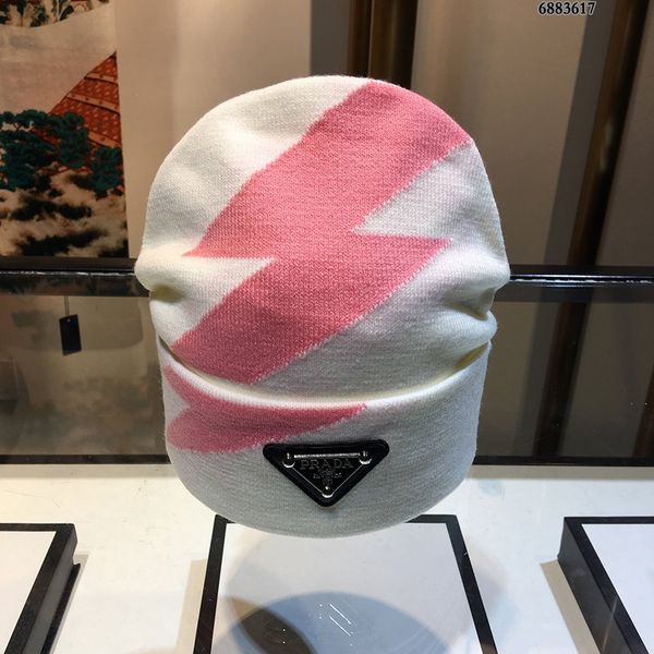 Top Design Шерсть Вязание Классический шаблон Hat Thin Line Knit Мягкая Мужская Hat Winter Кашемир Шерсть Hat Печать Модные аксессуары питания
Top Design Шерсть Вязание Классический шаблон Hat Thin Line Knit Мягкая Мужская Hat Winter Кашемир Шерсть Hat Печать Модные аксессуары питания