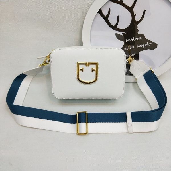 fashion new ladies leather diagonal bag metal zipper chain shoulder bag trend joker daily leisure camera bag
fashion new ladies leather diagonal bag metal zipper chain shoulder bag trend joker daily leisure camera bag