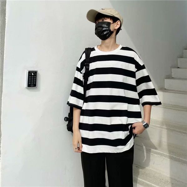 summer stripes half-sleeves loose tshirt vintage hip hop fashion brief clothes casual harajuku male pullover new minimalist top, White;black
summer stripes half-sleeves loose tshirt vintage hip hop fashion brief clothes casual harajuku male pullover new minimalist top, White;black