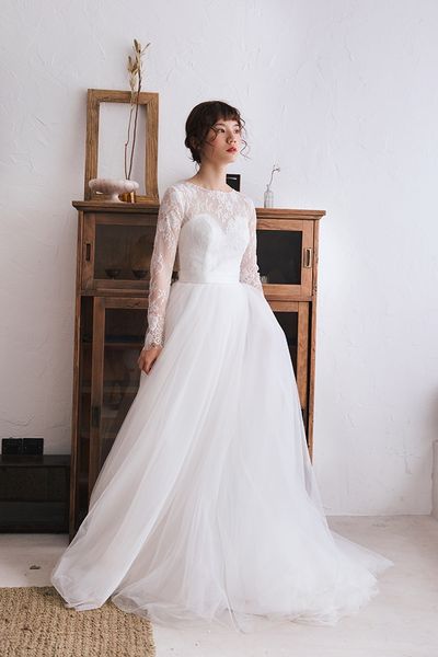 gorgeous lace long sleeves ball gown wedding dress scoop zipper with buttons back sweep train bridal gowns, White
gorgeous lace long sleeves ball gown wedding dress scoop zipper with buttons back sweep train bridal gowns, White