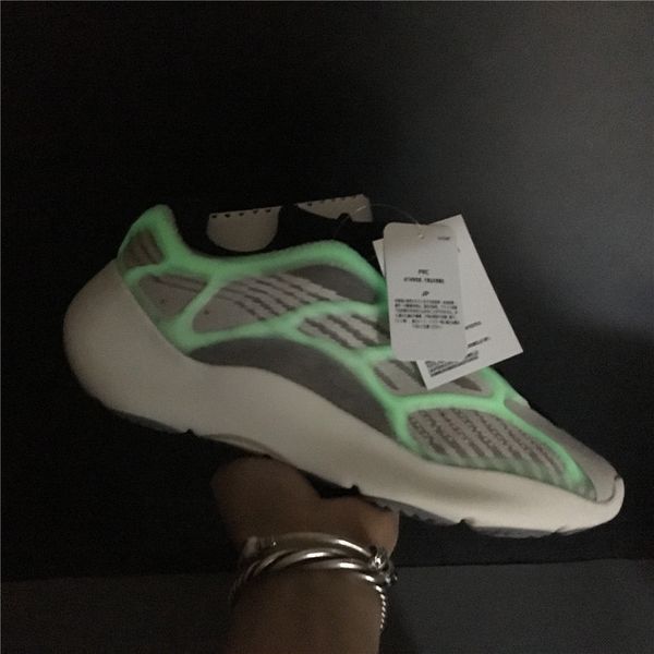 kanye west originals 700 v3 azael running shoes black white 3m reflective wave runner men women sports sneakers ef9897 with box
kanye west originals 700 v3 azael running shoes black white 3m reflective wave runner men women sports sneakers ef9897 with box