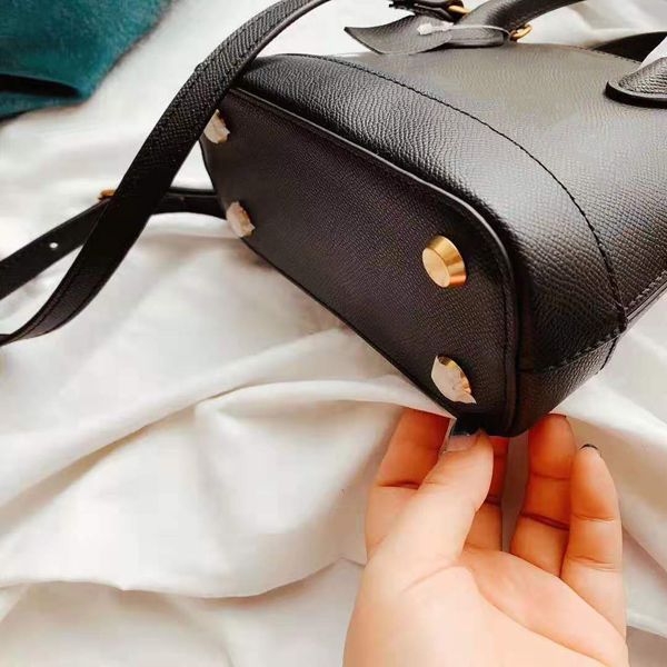 new handbag purse ladies mini bag handbags fashion size 18cm 15cm elegant handbag fashion bag fashion classic crossbody bag selling
new handbag purse ladies mini bag handbags fashion size 18cm 15cm elegant handbag fashion bag fashion classic crossbody bag selling