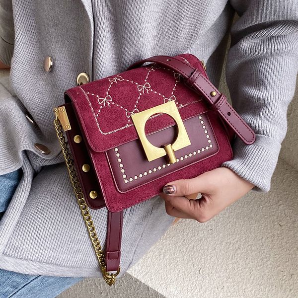 2019 новой малая сумка вышитой rivet crossbody сумки для женщин сумочки и кошельки моды мини сети посыльной сумки
2019 новой малая сумка вышитой rivet crossbody сумки для женщин сумочки и кошельки моды мини сети посыльной сумки