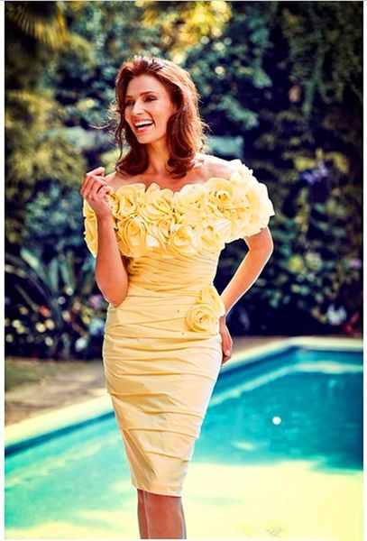 Elegant Yellow Mother Bride Dresses Knee Length Hand Made Flowers Mother Dresses Modest Cheap Plus Size Wedding Guest Gowns Z131
Elegant Yellow Mother Bride Dresses Knee Length Hand Made Flowers Mother Dresses Modest Cheap Plus Size Wedding Guest Gowns Z131
