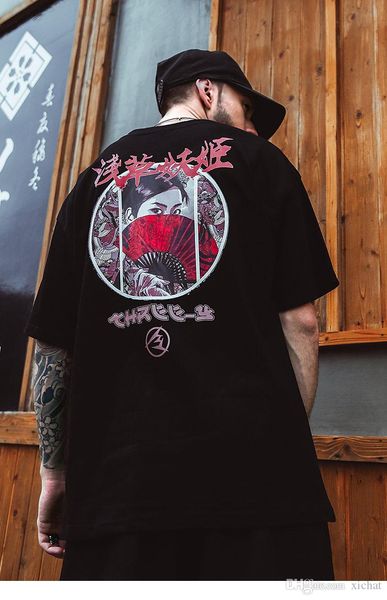 модельер harajuku tshirt streetwear мужчины японская футболка ukiyo e geisha hip hop лето футболка хлопок с коротким рукавом тройники hipste, White;black
модельер harajuku tshirt streetwear мужчины японская футболка ukiyo e geisha hip hop лето футболка хлопок с коротким рукавом тройники hipste, White;black