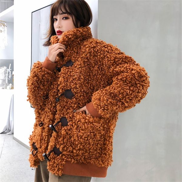2019 winter new fashion teddy jacket women fur jacket lamb wool fur coat ladies horn button coat woman, Black
2019 winter new fashion teddy jacket women fur jacket lamb wool fur coat ladies horn button coat woman, Black