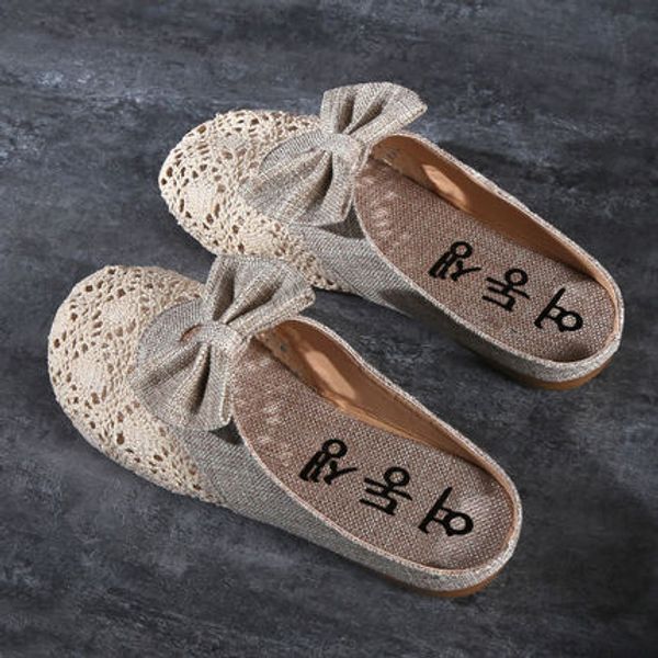 2020 spring and summer korean version of the new lace baotou mesh slippers flat bottom linen wear slippers women, Black
2020 spring and summer korean version of the new lace baotou mesh slippers flat bottom linen wear slippers women, Black