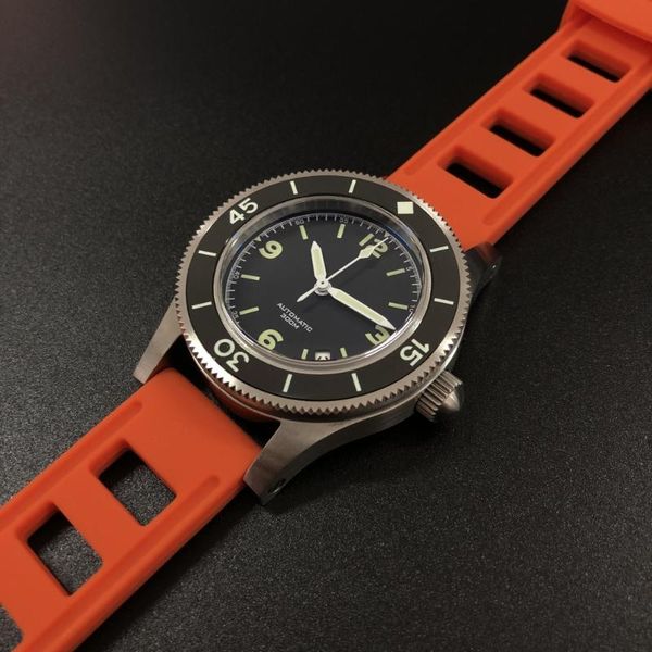 steeldive 1952 world's first dive watch-fifty fathoms steel diving watch 300m mens automatic mechanical watches sapphire, Slivery;brown
steeldive 1952 world's first dive watch-fifty fathoms steel diving watch 300m mens automatic mechanical watches sapphire, Slivery;brown