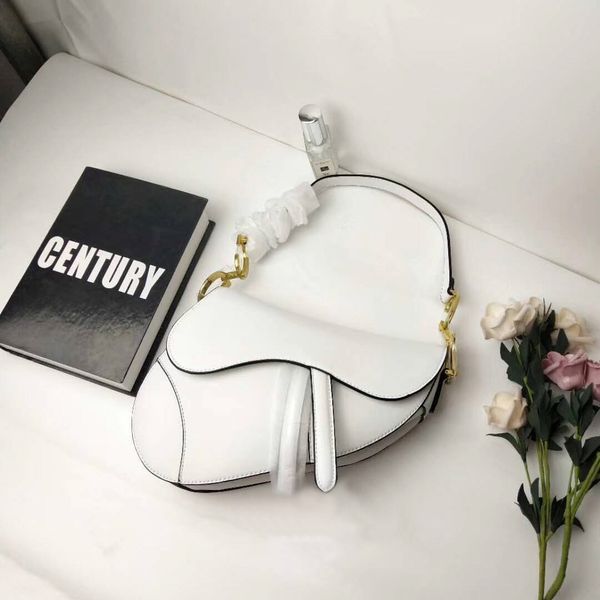 quality genuine leather saddle bag luxury classic designer handbag 2019 new metal letter accessories women tote bag with box
quality genuine leather saddle bag luxury classic designer handbag 2019 new metal letter accessories women tote bag with box