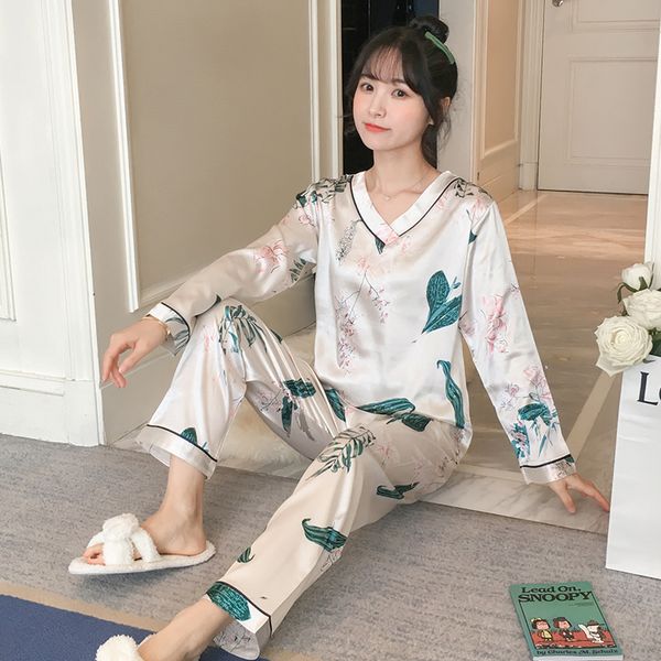 women sleepwear 2019 autumn pajamas v-neck silk print sweet women sleepwear set girl nightgown full pant cute silk pajamas sets, Black;red
women sleepwear 2019 autumn pajamas v-neck silk print sweet women sleepwear set girl nightgown full pant cute silk pajamas sets, Black;red