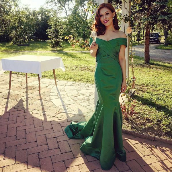 2019 new arrival green off the shoulder mermaid prom dresses ruched satin zipper back formal gown sweep train evening dress, Black
2019 new arrival green off the shoulder mermaid prom dresses ruched satin zipper back formal gown sweep train evening dress, Black