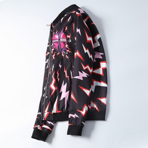 2019 new winter men's jacket collar lightning printing thin section of young european and american fashion men's baseball jacket, Black;brown
2019 new winter men's jacket collar lightning printing thin section of young european and american fashion men's baseball jacket, Black;brown