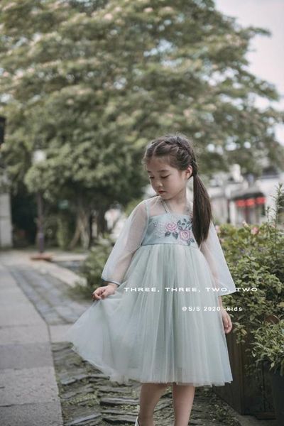 5325 florals embroidery princess baby girl dress 2020 new spring party wedding kid dress for girl wholesale easter day clothes, Red;yellow
5325 florals embroidery princess baby girl dress 2020 new spring party wedding kid dress for girl wholesale easter day clothes, Red;yellow