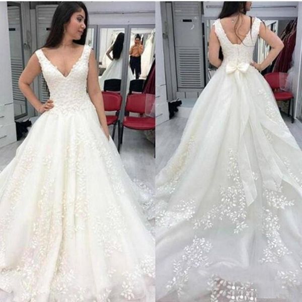 new arrival elegant v neck lace appliques wedding dresses 2020 with bow court train lace up back tulle wedding bridal gowns plus size, White
new arrival elegant v neck lace appliques wedding dresses 2020 with bow court train lace up back tulle wedding bridal gowns plus size, White