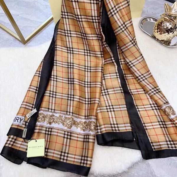 European Brand Silk scarf for Women 2019 spring and Summer Full Logo Long Scarves size180x90Cm Classic plaid scarves wholesale
European Brand Silk scarf for Women 2019 spring and Summer Full Logo Long Scarves size180x90Cm Classic plaid scarves wholesale