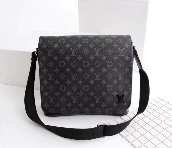 2019 new fashion leather handbag, one shoulder bag, double shoulder bag, model:m44001 size:33-27-9cm
2019 new fashion leather handbag, one shoulder bag, double shoulder bag, model:m44001 size:33-27-9cm