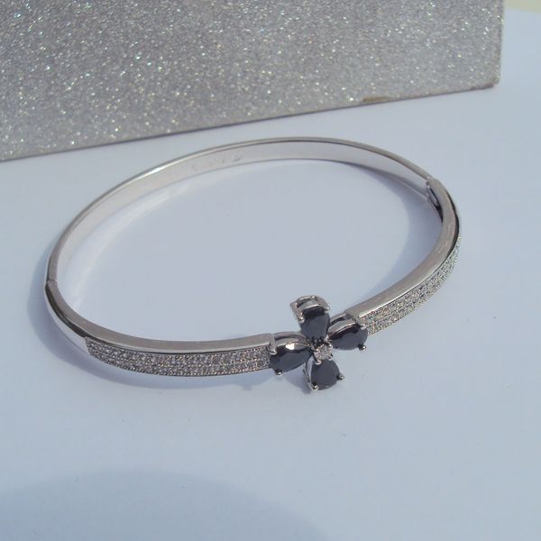 "xp" senior design 24 k fine solid white gold gf cz cubic zircon cross flower macrame bracelet 60# women magnificent, Black
"xp" senior design 24 k fine solid white gold gf cz cubic zircon cross flower macrame bracelet 60# women magnificent, Black