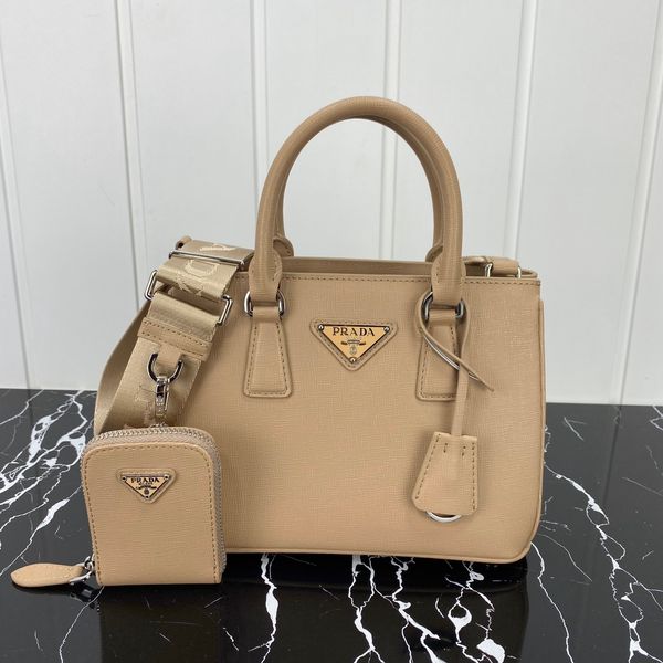 luxury handbag ladies fashion designer three-in-one killer bag ladies classic leather diagonal shoulder bag 296
luxury handbag ladies fashion designer three-in-one killer bag ladies classic leather diagonal shoulder bag 296