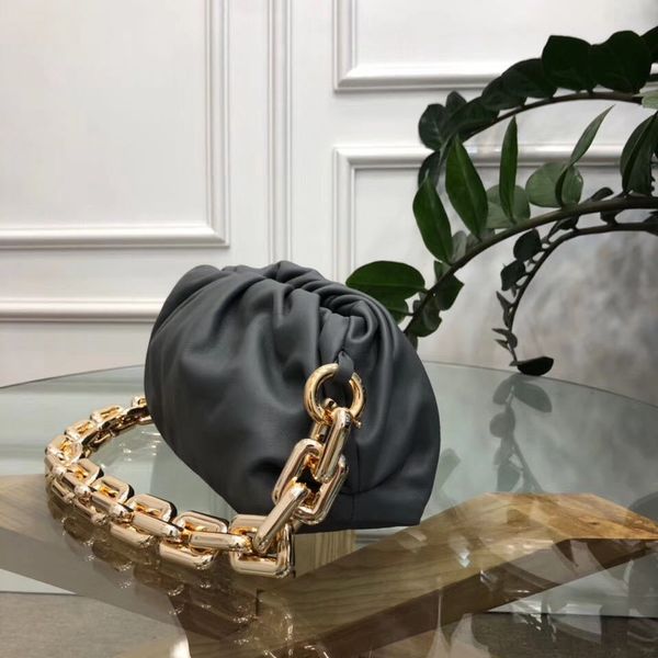 version~2020041601 genuine leather italy sheep skin 31*16*12cm gold chain soft pouch bag brown black cream orange olive grey caramel
version~2020041601 genuine leather italy sheep skin 31*16*12cm gold chain soft pouch bag brown black cream orange olive grey caramel