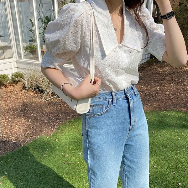 women's blouses & shirts 2021 white v-neck puff sleeve large women gentle streetwear lapel lace embroidery all match
women's blouses & shirts 2021 white v-neck puff sleeve large women gentle streetwear lapel lace embroidery all match