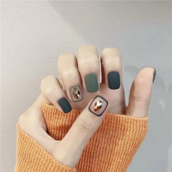 24pcs fake nails forest green diamond ins artificial multiple colors pointed bridal false nails self-sticking tips sticker, Red;gold
24pcs fake nails forest green diamond ins artificial multiple colors pointed bridal false nails self-sticking tips sticker, Red;gold