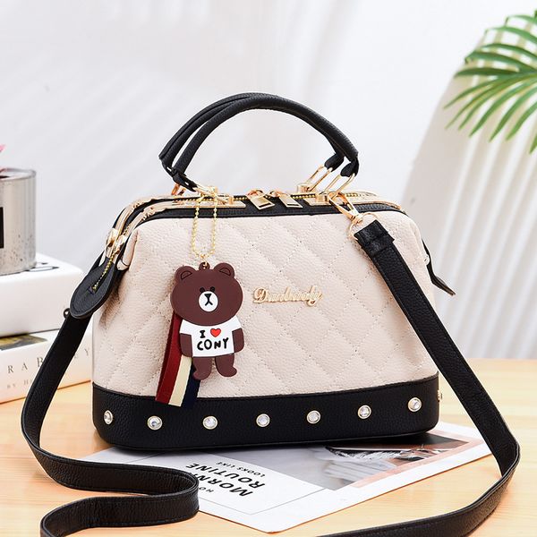 2020 new europe fashion trend bag female handbag fashion girls shoulder bag bear pend crossbody high quality
2020 new europe fashion trend bag female handbag fashion girls shoulder bag bear pend crossbody high quality