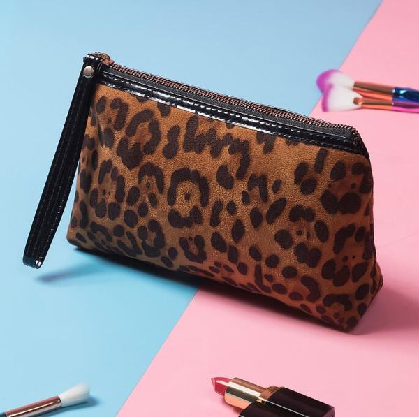 dhl 50pcs cosmeitc bag women polyester leopard printing large capatity travel wash bag outdoor
dhl 50pcs cosmeitc bag women polyester leopard printing large capatity travel wash bag outdoor