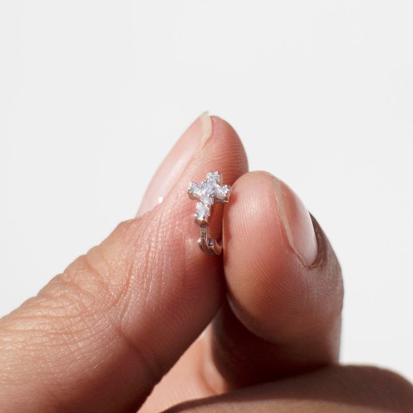 s925 sterling silver earrings fashion zircon cross mini ear rings ear bone buckle wild trend female girl silver jewelry, Golden;silver
s925 sterling silver earrings fashion zircon cross mini ear rings ear bone buckle wild trend female girl silver jewelry, Golden;silver
