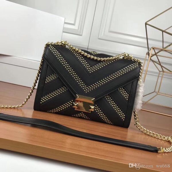 2019 new fashion leather one-shoulder rivet lock female bag rivet star slanting envelope chain bag, hand-made details fine, package type pra
2019 new fashion leather one-shoulder rivet lock female bag rivet star slanting envelope chain bag, hand-made details fine, package type pra