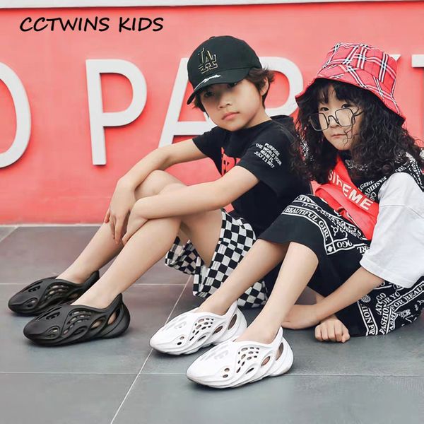 kids shoes 2020 summer new baby girls fashion casual shoes children black slip on boy brand beach sandals 3206009, Black;red
kids shoes 2020 summer new baby girls fashion casual shoes children black slip on boy brand beach sandals 3206009, Black;red