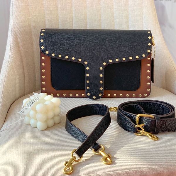women's shoulder bag crossbody handbag card wallet envelope bag fashion trend retro fashion grade leather covered metal rivet
women's shoulder bag crossbody handbag card wallet envelope bag fashion trend retro fashion grade leather covered metal rivet