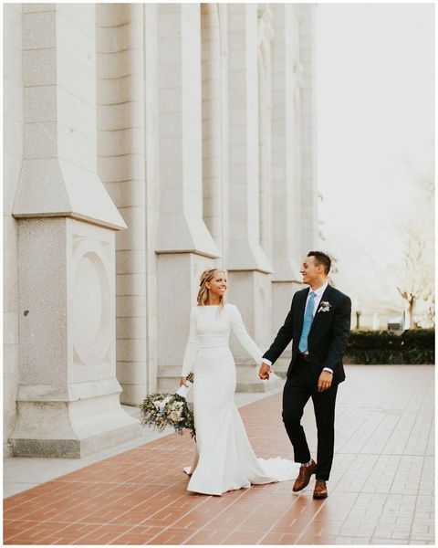 muslim long sleeve wedding dresses 2020 new design selling custom made scoop neckline sweep train satin mermaid bridal gowns w712, White
muslim long sleeve wedding dresses 2020 new design selling custom made scoop neckline sweep train satin mermaid bridal gowns w712, White