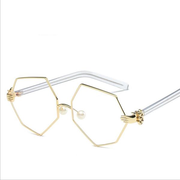 новый дизайн гексагональной очки горячий стиль личности очки перл нос солнцезащитные очки женщины ясно зеркало линзы очки, White;black
новый дизайн гексагональной очки горячий стиль личности очки перл нос солнцезащитные очки женщины ясно зеркало линзы очки, White;black