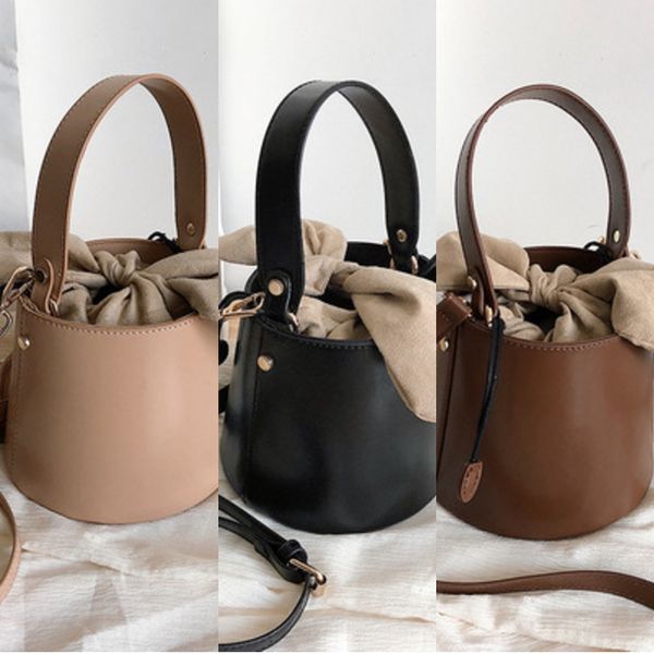 simple bucket bucket shoulder female 2019 shoulder messenger female small bag all-match fashionable small bag
simple bucket bucket shoulder female 2019 shoulder messenger female small bag all-match fashionable small bag